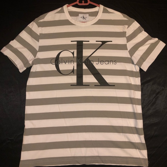 CALVIN KLEIN JEANS TEE - Picture 2 of 10